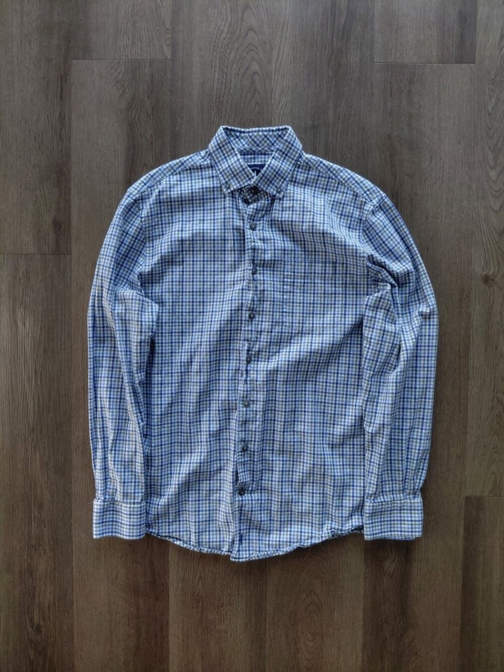 Johnnie-O Top Shelf Button Down | Men's Medium | 100% Cotton | Striped